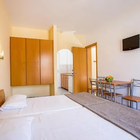 Dias & Hotel de apartamente 2*
